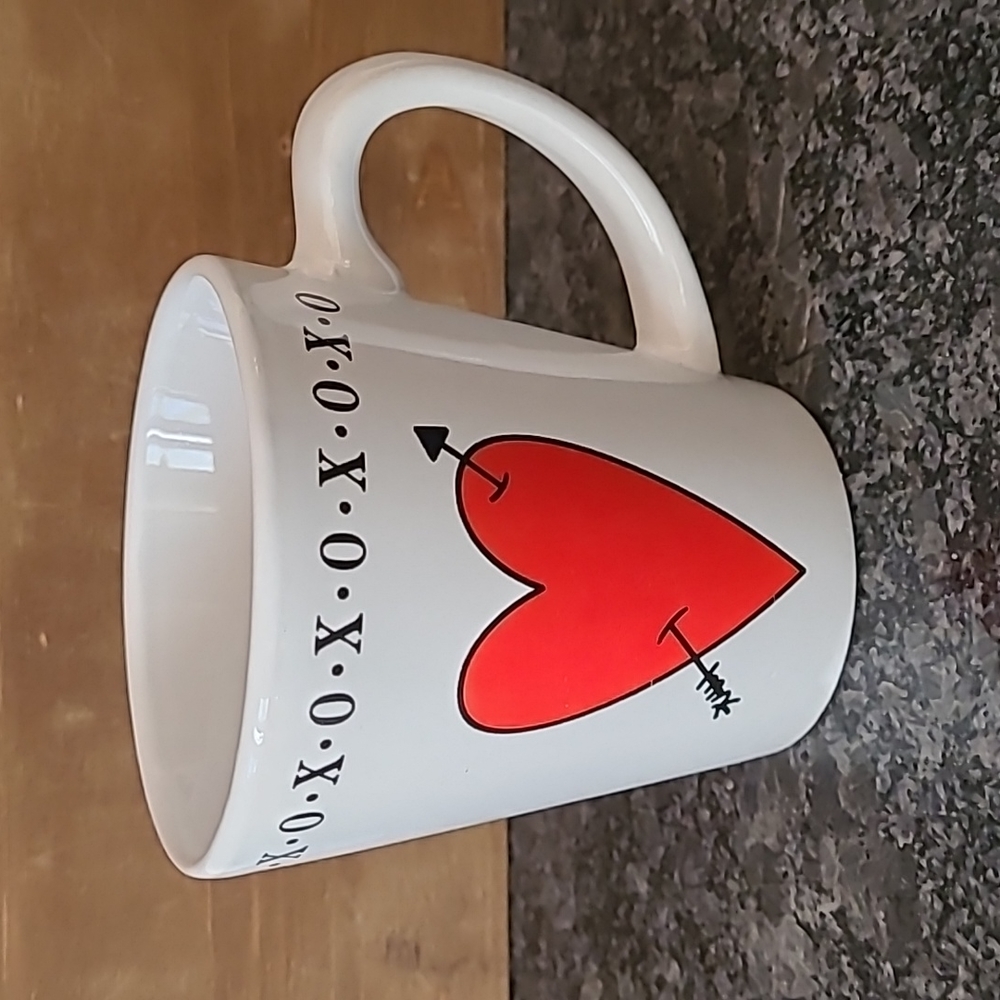 "Hugs & Kisses" Coffee/Tea Mug